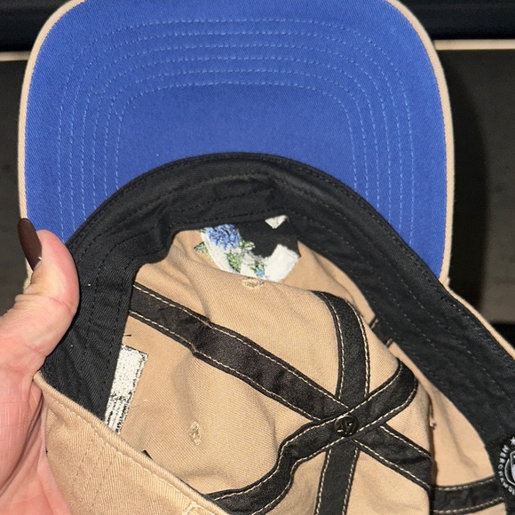 Tan Embroidered cubs Cap limited edition. - Picture 3 of 4